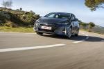 Toyota Prius Plug-in Hybrid 2016 года